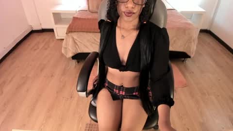 katalina_guzman_ online show from April 2026 01:27:01 PM