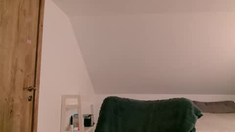 Katalleya online show from April 2026 10:10:01 AM