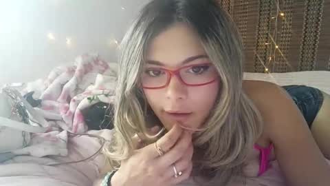 Snapshot of katarina4love chatting on May 2026 09:53:02 PM katarina4love online show from May 2026 09:53:02 PM