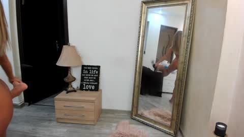 Snapshot of kate_belle chatting on January 2025 08:48:01 PM Kate online show from January 2025 08:48:01 PM