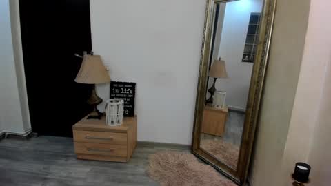 Snapshot of kate_belle chatting on February 2025 10:30:02 PM Kate online show from February 2025 10:30:02 PM