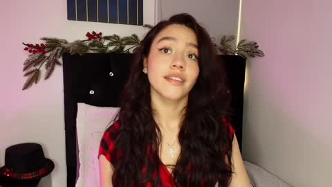 Snapshot of kate_crown chatting on December 2024 09:17:02 PM Kate Crown online show from December 2024 09:17:02 PM