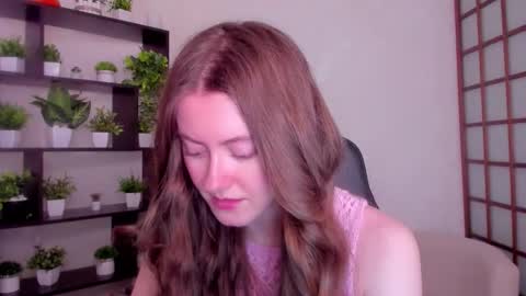 Kate online show from November 2025 02:33:01 AM