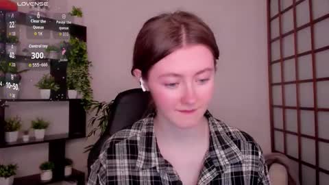 Snapshot of kate_cuddle chatting on March 2026 03:00:02 AM Kate online show from March 2026 03:00:02 AM