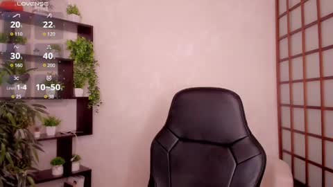 Snapshot of kate_cuddle chatting on April 2026 06:19:01 AM Kate online show from April 2026 06:19:01 AM