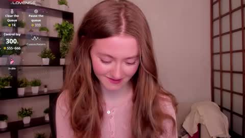 Snapshot of kate_cuddle chatting on April 2026 03:02:01 AM Kate online show from April 2026 03:02:01 AM