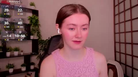 Snapshot of kate_cuddle chatting on April 2026 02:46:02 AM Kate online show from April 2026 02:46:02 AM