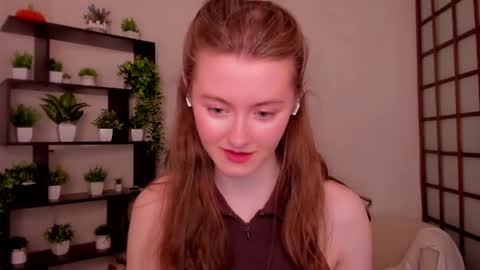 Snapshot of kate_cuddle chatting on April 2026 03:21:02 AM Kate online show from April 2026 03:21:02 AM