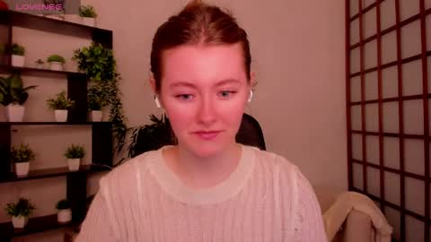 Snapshot of kate_cuddle chatting on May 2026 02:18:01 AM Kate online show from May 2026 02:18:01 AM