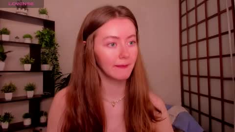 Snapshot of kate_cuddle chatting on May 2026 02:20:02 AM Kate online show from May 2026 02:20:02 AM