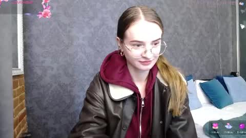 Snapshot of kate_jonson chatting on April 2026 09:15:01 AM .Be kind and gentle with me and I will do my best for you. online show from April 2026 09:15:01 AM