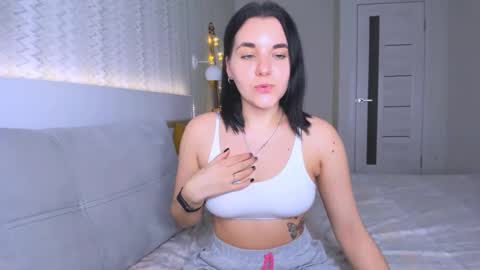 Snapshot of kate_ree_ chatting on January 2025 04:45:01 PM KATE online show from January 2025 04:45:01 PM