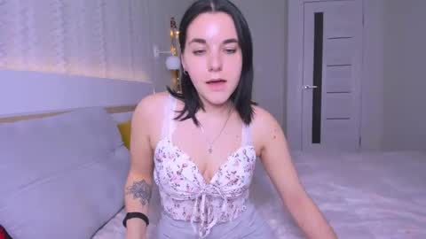 Snapshot of kate_ree_ chatting on February 2025 04:02:01 PM KATE online show from February 2025 04:02:01 PM