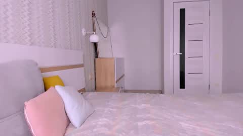 Snapshot of kate_ree_ chatting on March 2025 07:04:02 AM KATE online show from March 2025 07:04:02 AM