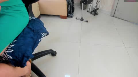 Snapshot of kate_roose chatting on January 2025 02:03:02 PM kate_roose online show from January 2025 02:03:02 PM