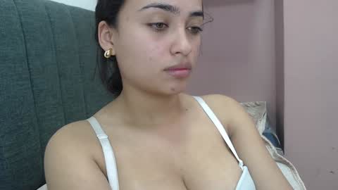 Kari online show from December 2024 08:05:02 PM