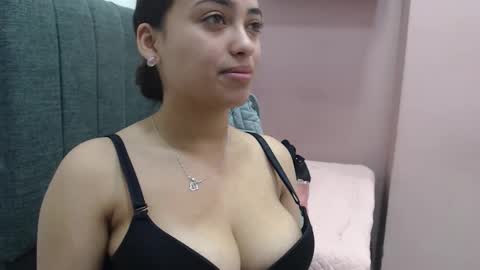 Kari online show from October 2025 01:45:02 PM