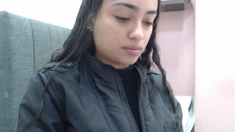 Kari online show from December 2025 01:53:01 PM