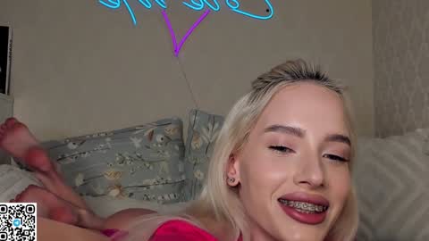 Snapshot of katebremar chatting on December 2024 10:28:02 PM online show from December 2024 10:28:02 PM