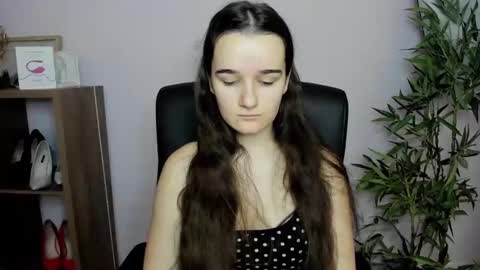 Snapshot of katedesire chatting on December 2024 07:47:02 AM Kate  online show from December 2024 07:47:02 AM