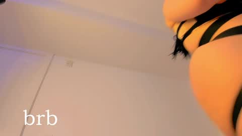 Snapshot of katee_bloss chatting on April 2026 04:45:02 PM Nice to meet you online show from April 2026 04:45:02 PM