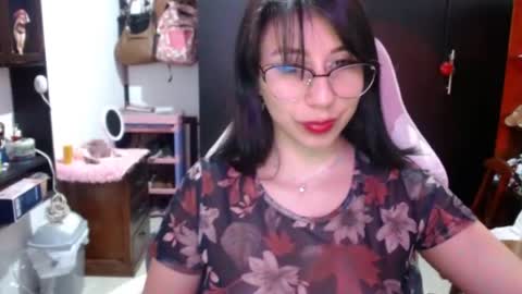 Snapshot of kateeen18 chatting on July 2026 05:04:01 AM Kateeen18 online show from July 2026 05:04:01 AM