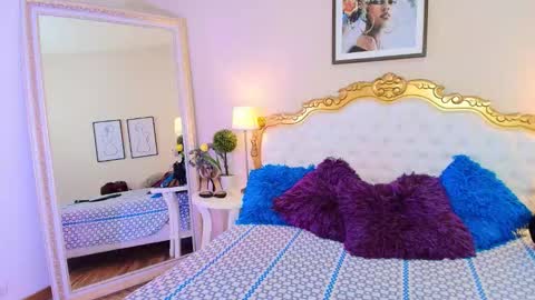 katee Martinez online show from November 2025 07:37:02 PM