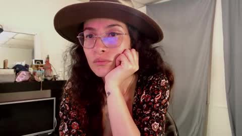 Snapshot of katehathor8 chatting on December 2024 09:06:01 AM kate keith but here i prefer My Goddess independient model online show from December 2024 09:06:01 AM