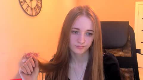 Snapshot of katekayer chatting on November 2025 10:25:02 AM katekayer online show from November 2025 10:25:02 AM