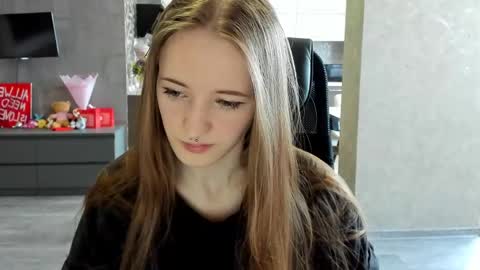 Snapshot of katekayer chatting on May 2026 11:48:01 AM katekayer online show from May 2026 11:48:01 AM