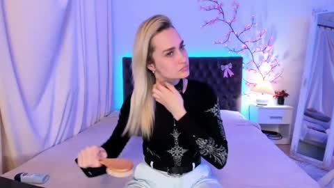 Snapshot of kateowyns chatting on April 2026 12:27:01 PM KateOwyns online show from April 2026 12:27:01 PM