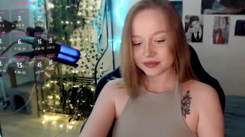 Lisa online show from February 2025 09:28:01 PM