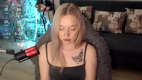 Lisa online show from September 2025 09:59:02 PM