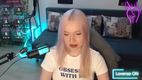 Lisa online show from November 2025 02:27:01 PM