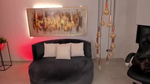 K A T E  online show from December 2025 05:57:01 AM