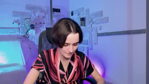 katewillows online show from December 2025 12:14:01 PM