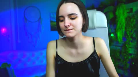 katewillows online show from March 2026 08:40:01 AM