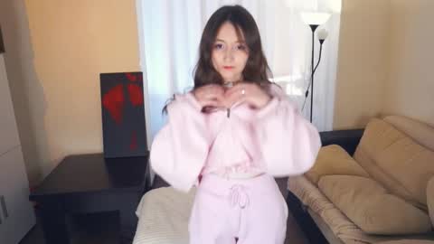 Lina online show from December 2025 05:07:01 PM