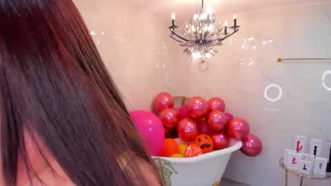 Snapshot of katherine_glow chatting on May 2026 11:48:01 AM KATHE online show from May 2026 11:48:01 AM
