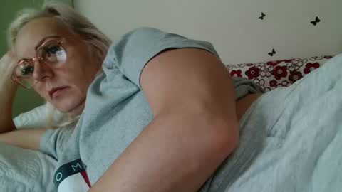 Snapshot of kathleenedwards chatting on July 2026 11:38:02 AM Kathleen online show from July 2026 11:38:02 AM