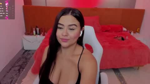 Snapshot of katia_bigboobs11 chatting on September 2025 10:27:01 AM Katia online show from September 2025 10:27:01 AM