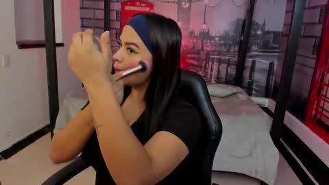 Snapshot of katia_bigboobs11 chatting on October 2025 09:43:01 AM Katia online show from October 2025 09:43:01 AM