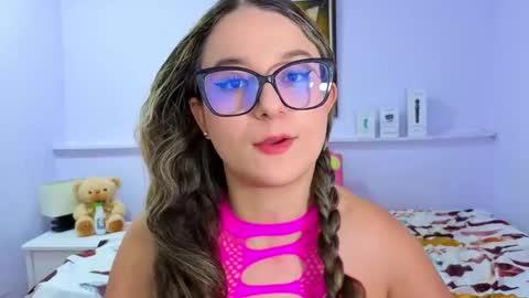 Khaterine online show from November 2025 12:04:02 PM