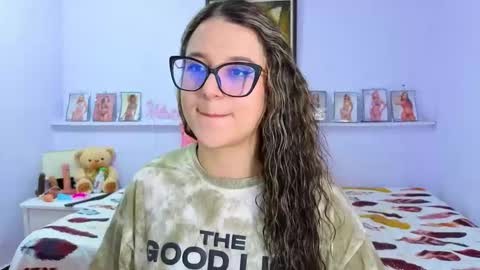 Khaterine online show from November 2025 11:54:01 AM