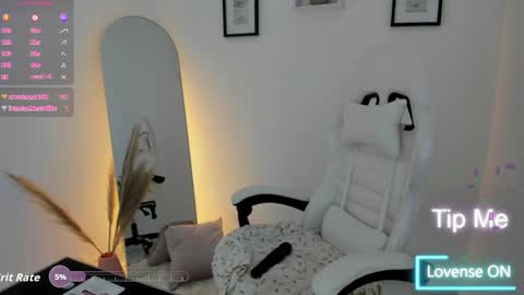 Snapshot of katialips_ chatting on November 2025 05:56:01 PM Katia online show from November 2025 05:56:01 PM