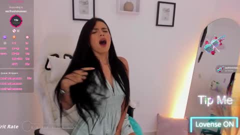 Snapshot of katialips_ chatting on November 2025 11:28:01 PM Katia online show from November 2025 11:28:01 PM