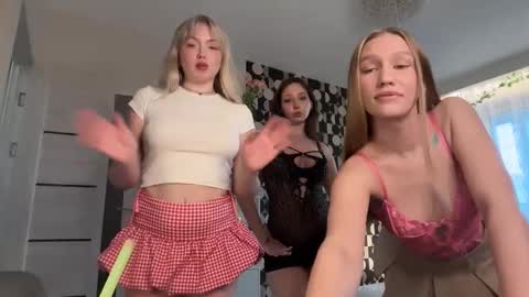 Snapshot of katie________ chatting on March 2026 01:17:01 PM Katienext stream online show from March 2026 01:17:01 PM