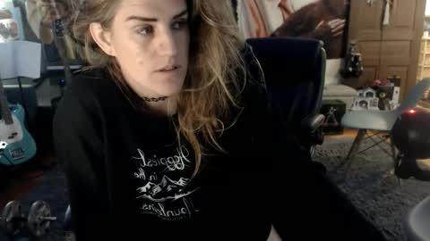 Katie online show from November 2025 05:08:02 AM