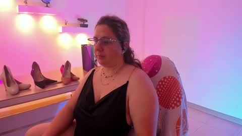 Snapshot of katiee_jones_ chatting on September 2025 12:54:02 PM Katherine online show from September 2025 12:54:02 PM