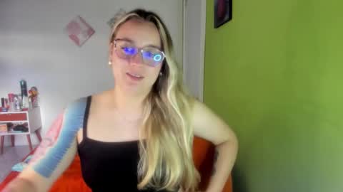 Snapshot of katira333 chatting on December 2025 10:25:01 PM katira333 online show from December 2025 10:25:01 PM